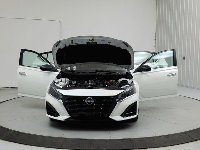 Used 2025 Nissan Altima 2.5 SV FWD image 10