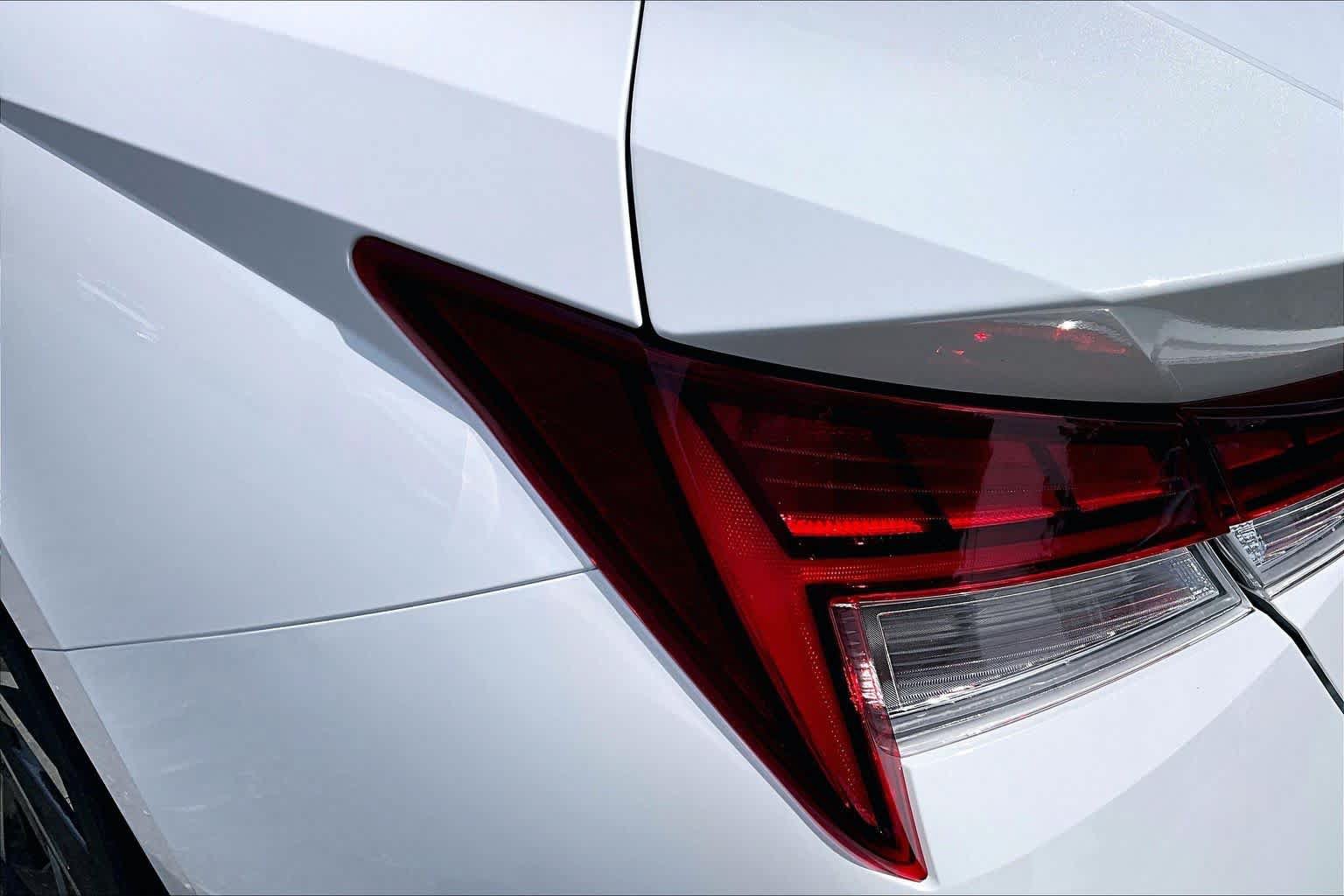 New 2026 Hyundai Elantra Limited FWD image 12