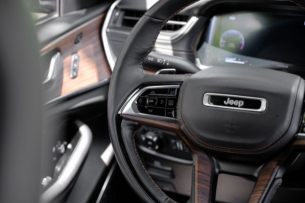 Used 2022 Jeep Grand Cherokee Summit image 27