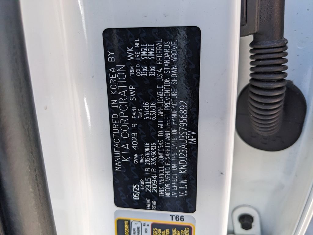 Certified 2025 Kia Soul LX image 38