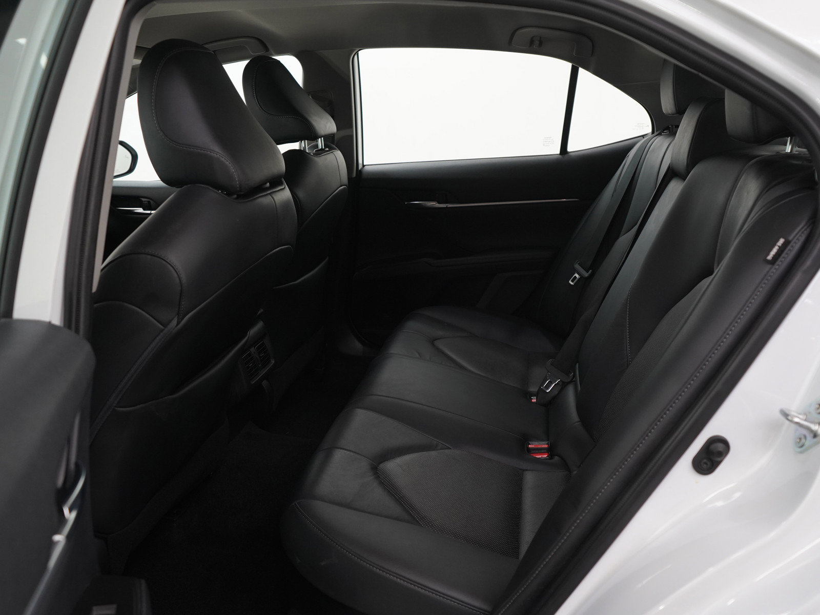 Used 2022 Toyota Camry XLE image 14