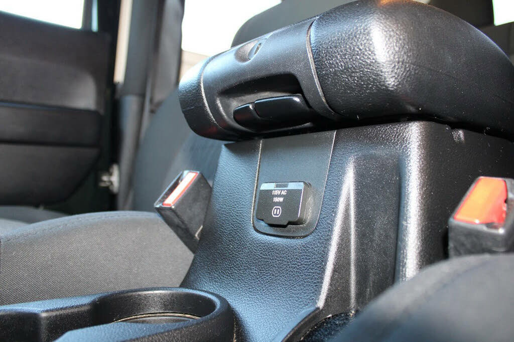 Used 2011 Jeep Wrangler Sahara w/ Connectivity Group AWD/4WD image 36