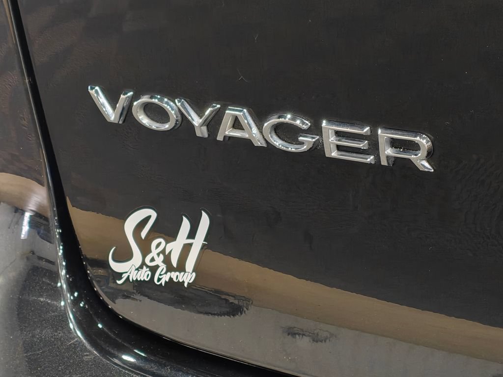 Used 2023 Chrysler Voyager LX FWD image 59