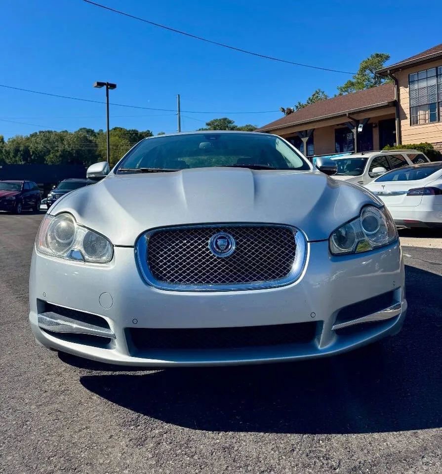 Used 2010 Jaguar XF Luxury image 6