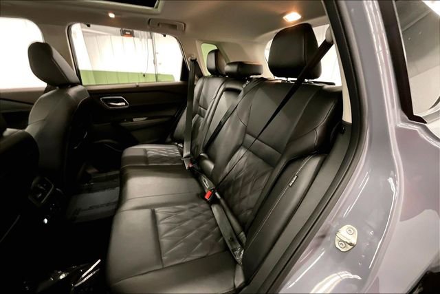 Used 2023 Nissan Rogue Platinum w/ Platinum Premium Package AWD/4WD image 25