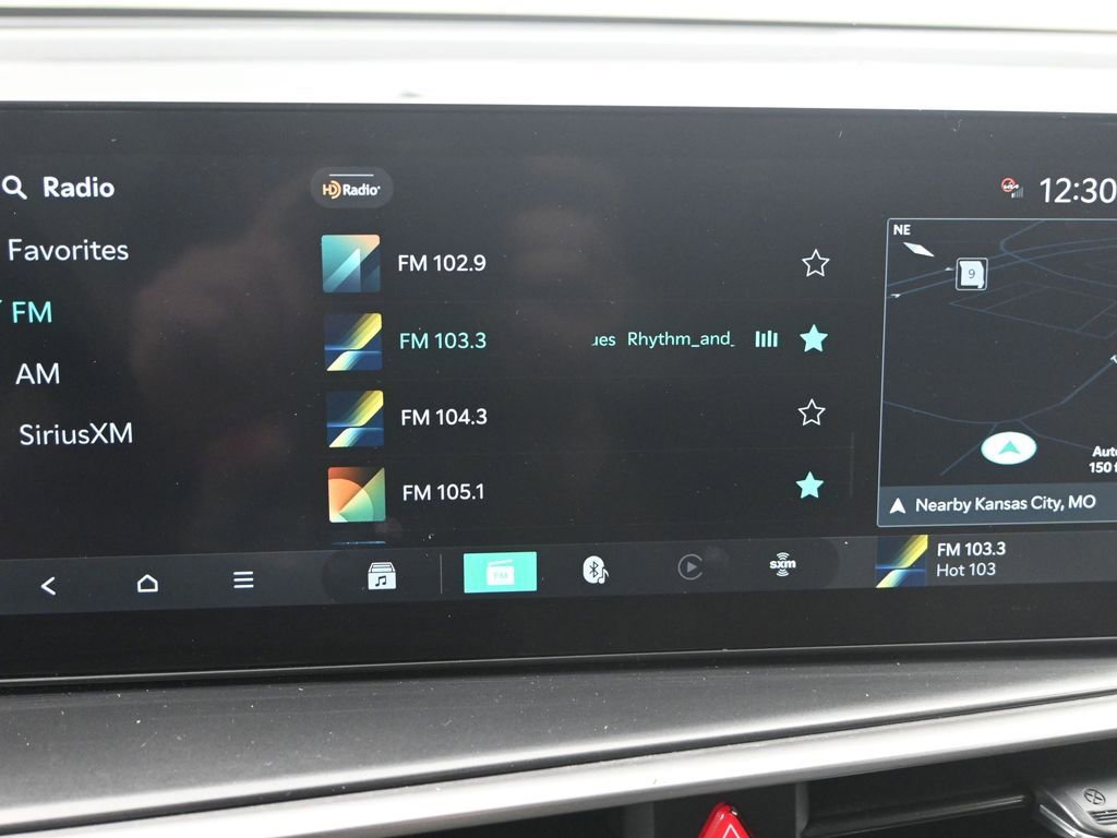 Certified 2024 Kia Sorento EX w/ Panoramic Sunroof Package image 18