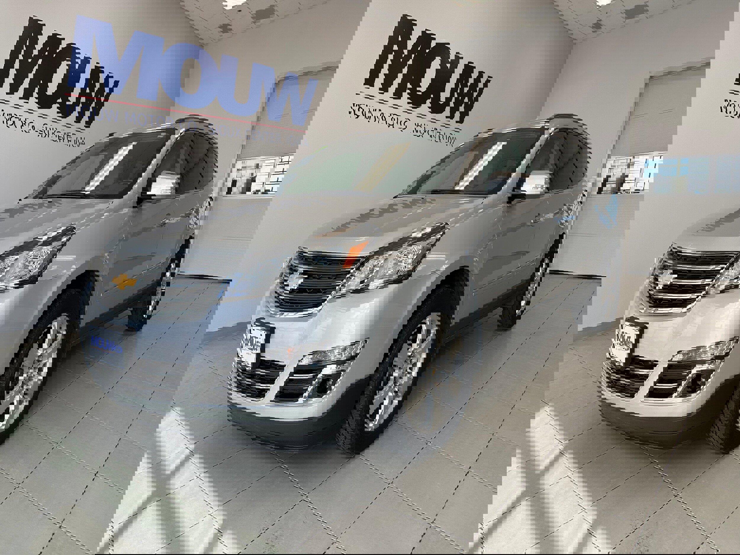 Used 2017 Chevrolet Traverse Premier image 2