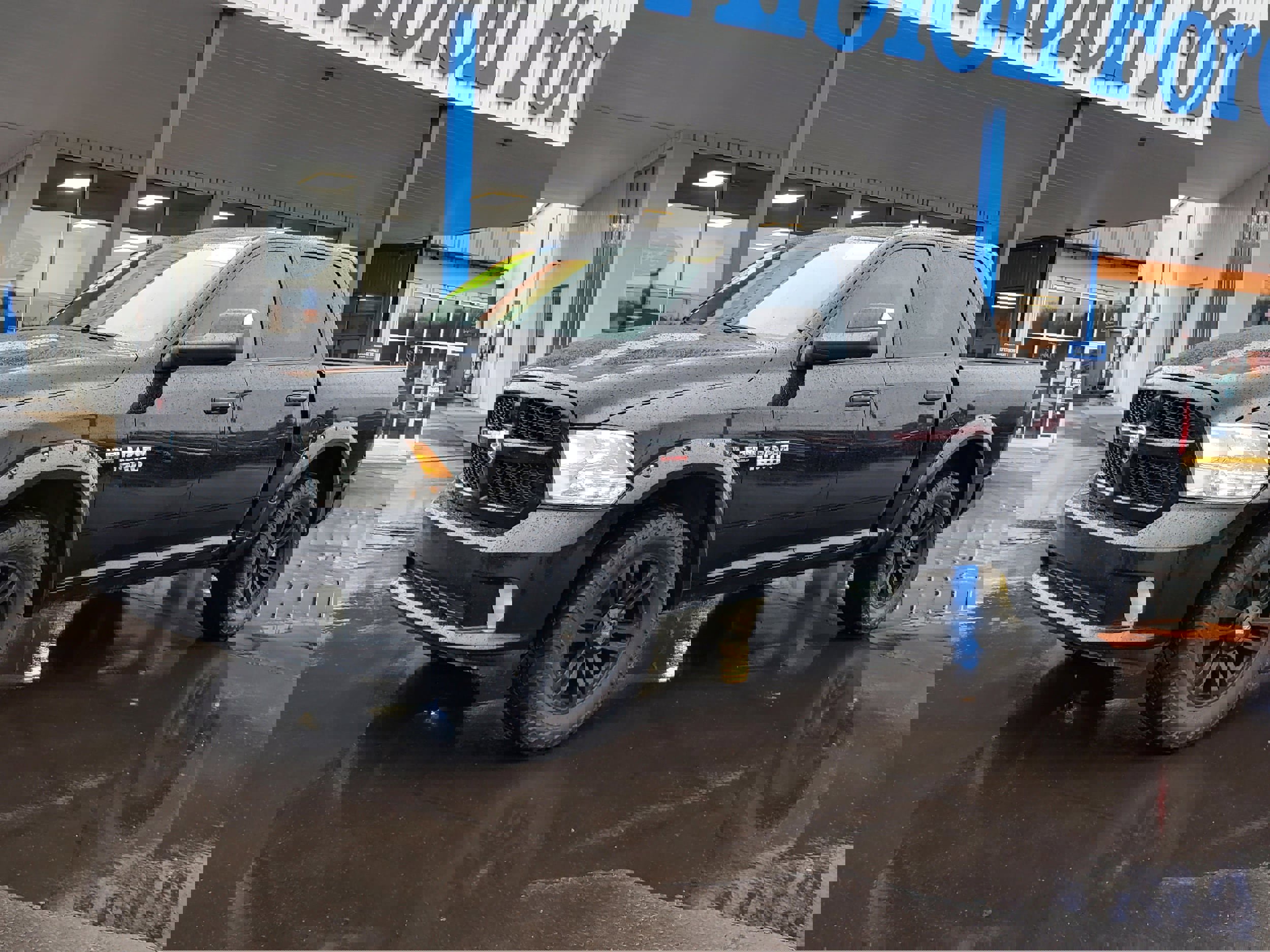 Used 2014 RAM 1500 Express AWD/4WD image 2