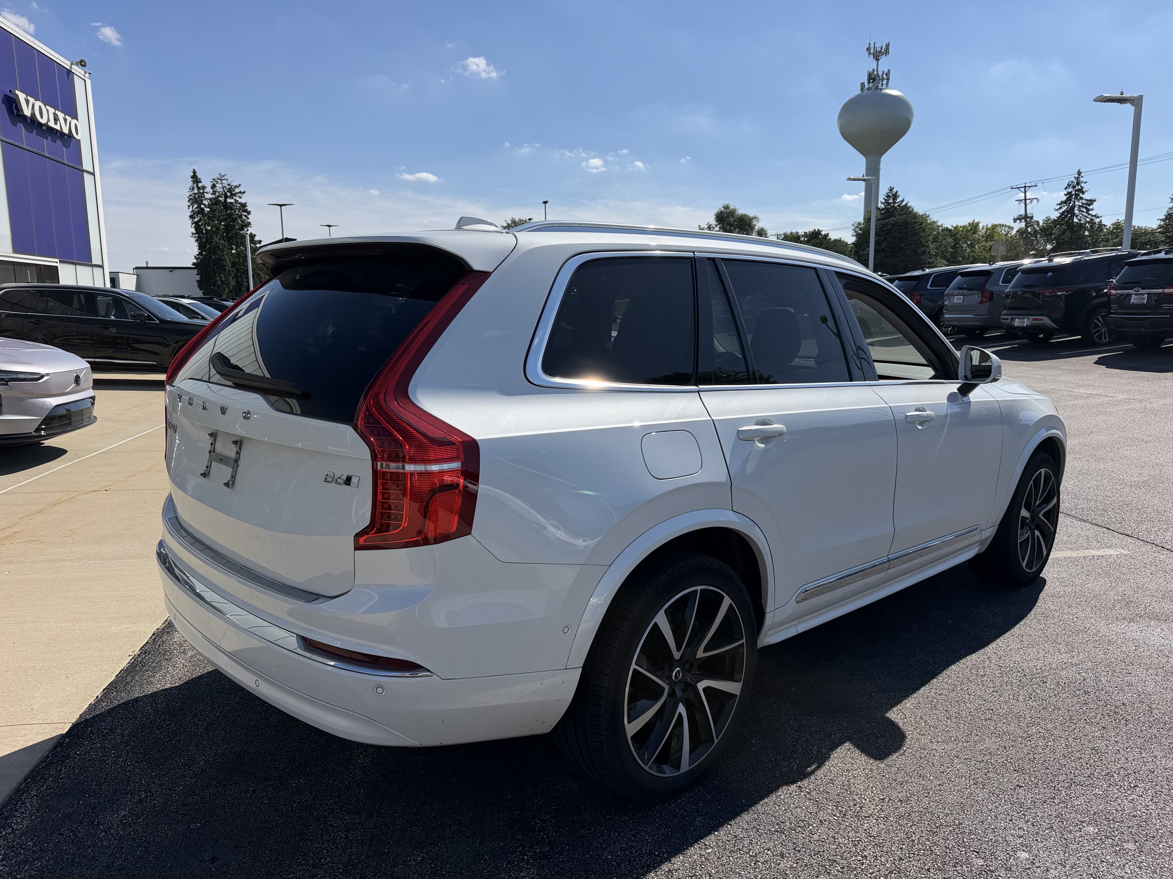 Used 2023 Volvo XC90 B6 Plus w/ Protection Package Premier AWD/4WD image 4