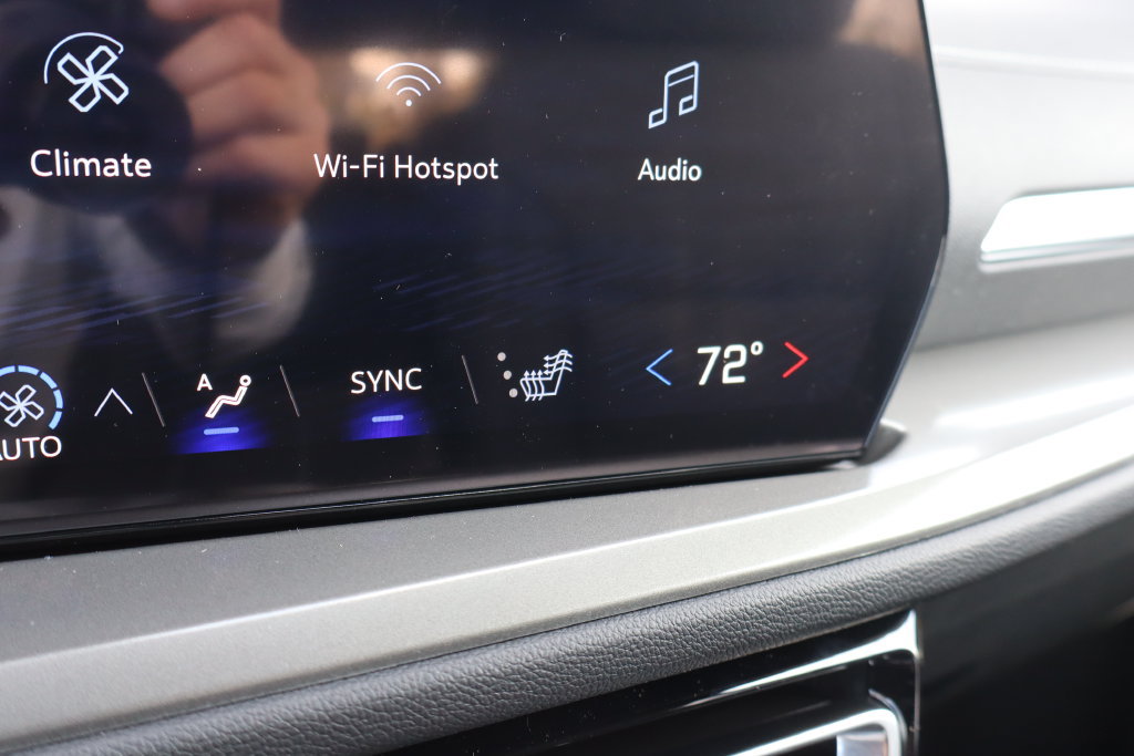New 2027 Chevrolet Traverse LT w/ Midnight/Sport Edition AWD/4WD image 15