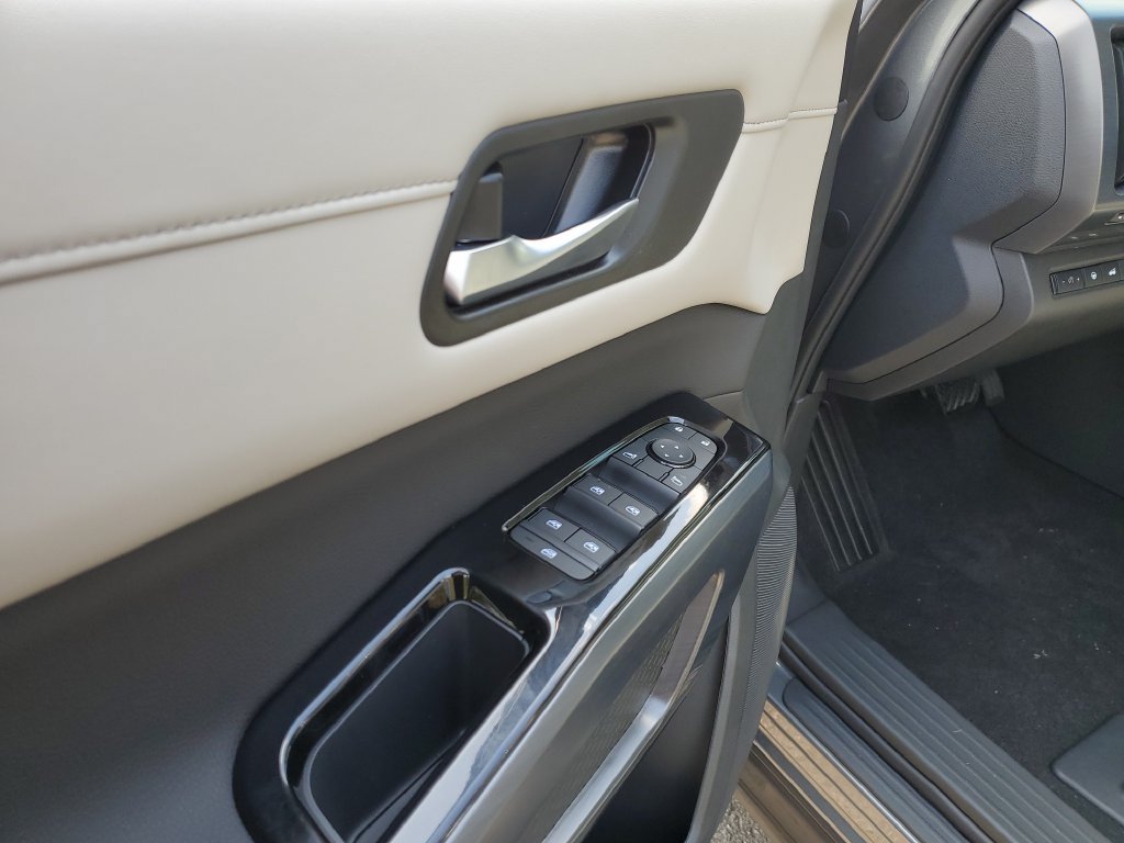 New 2026 Nissan Pathfinder SL FWD image 18