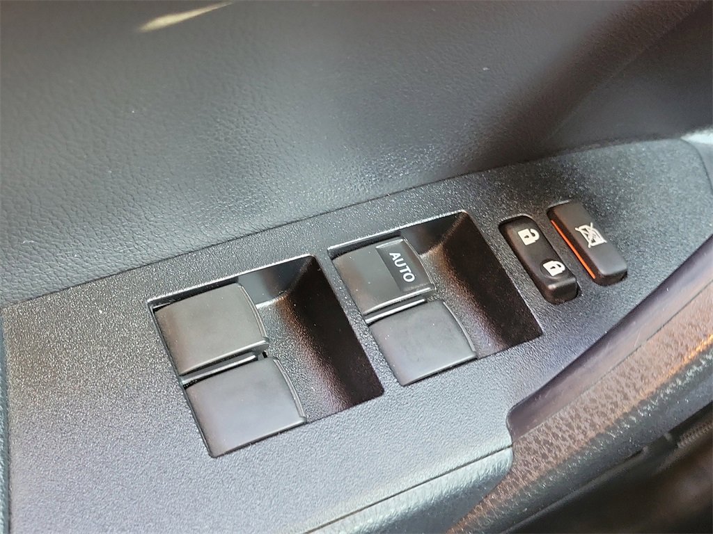 Used 2018 Toyota Corolla SE image 13