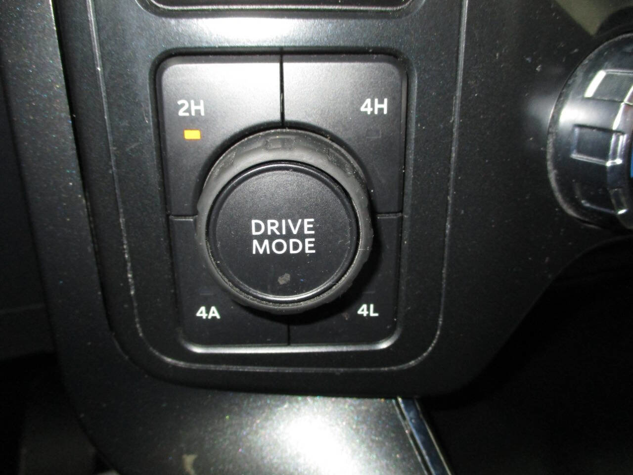 Used 2022 Ford F150 Lariat w/ Equipment Group 502A High image 14