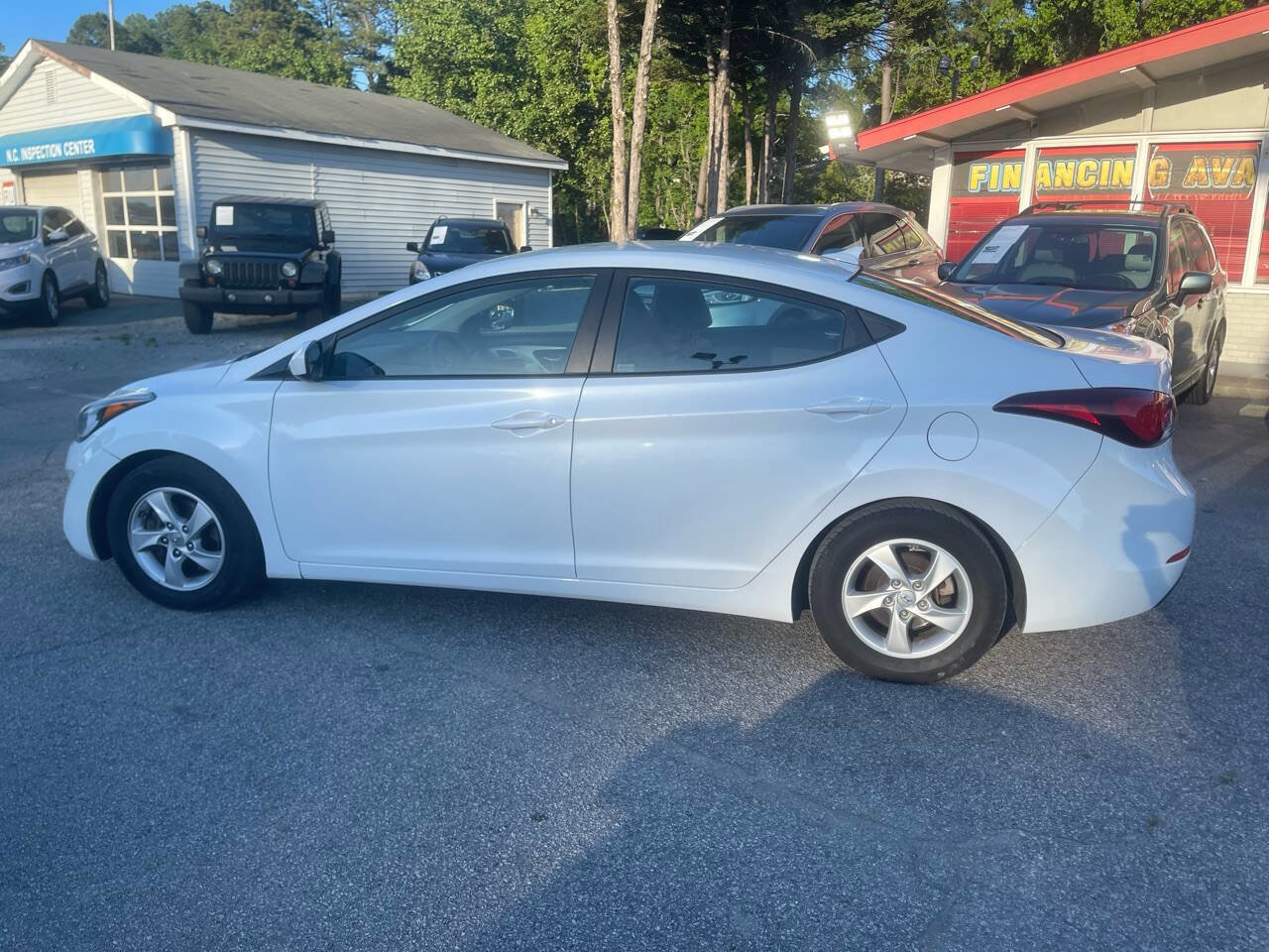 Used 2015 Hyundai Elantra SE FWD image 9