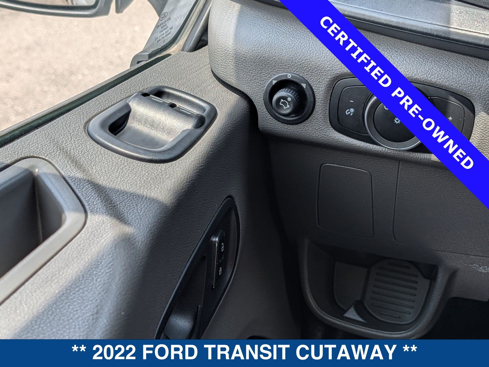 Certified 2022 Ford Transit 350 DRW RWD image 21