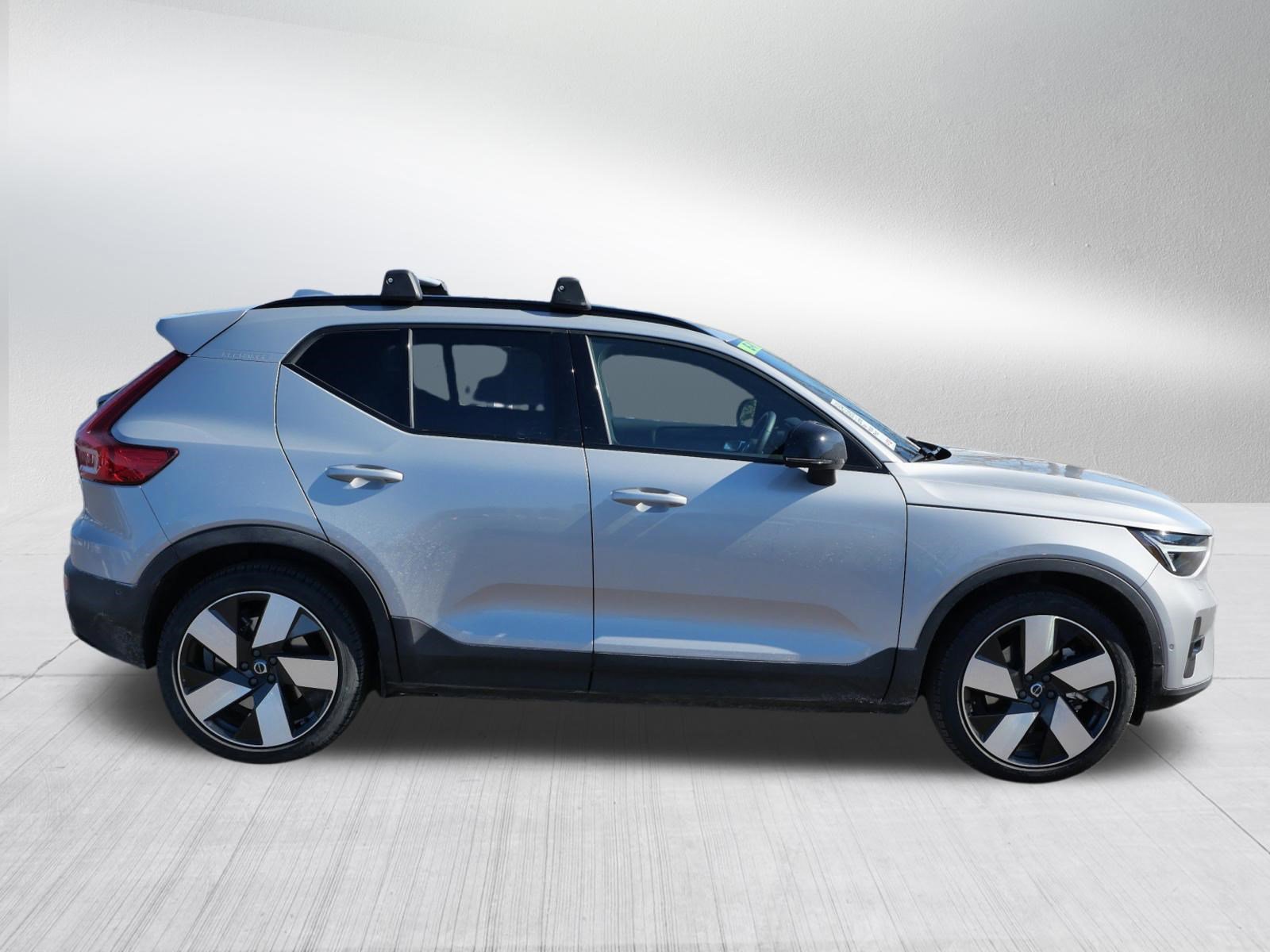 Used 2023 Volvo XC40 Recharge Ultimate image 8