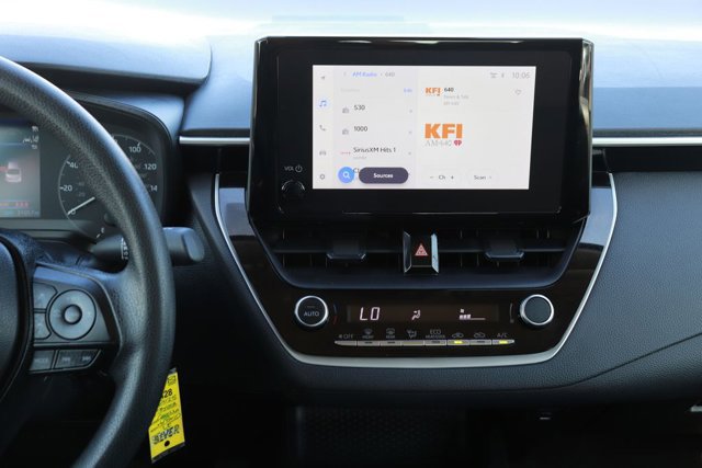 Used 2025 Toyota Corolla LE image 14