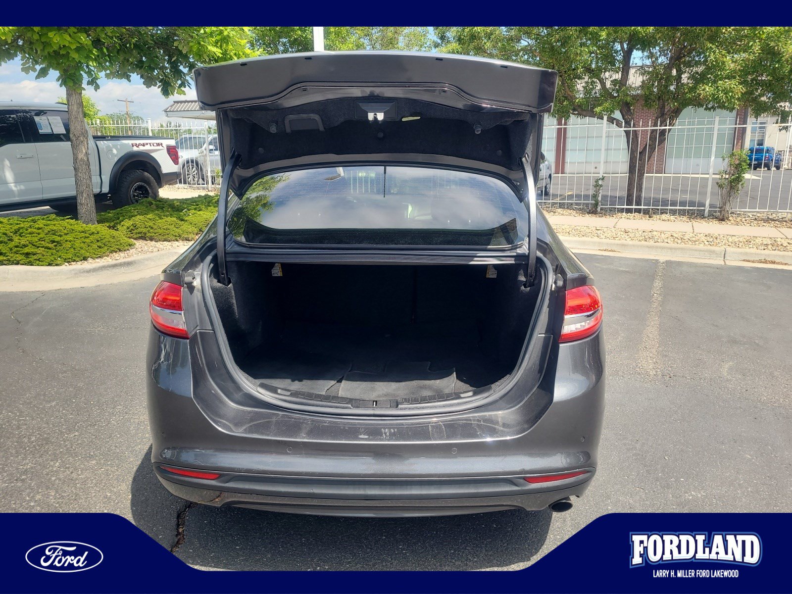 Used 2017 Ford Fusion SE w/ Fusion SE Technology Package FWD image 33