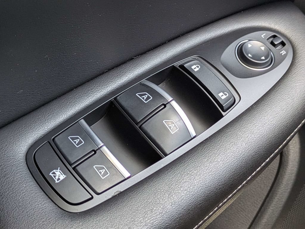Used 2021 INFINITI QX50 Luxe FWD image 25