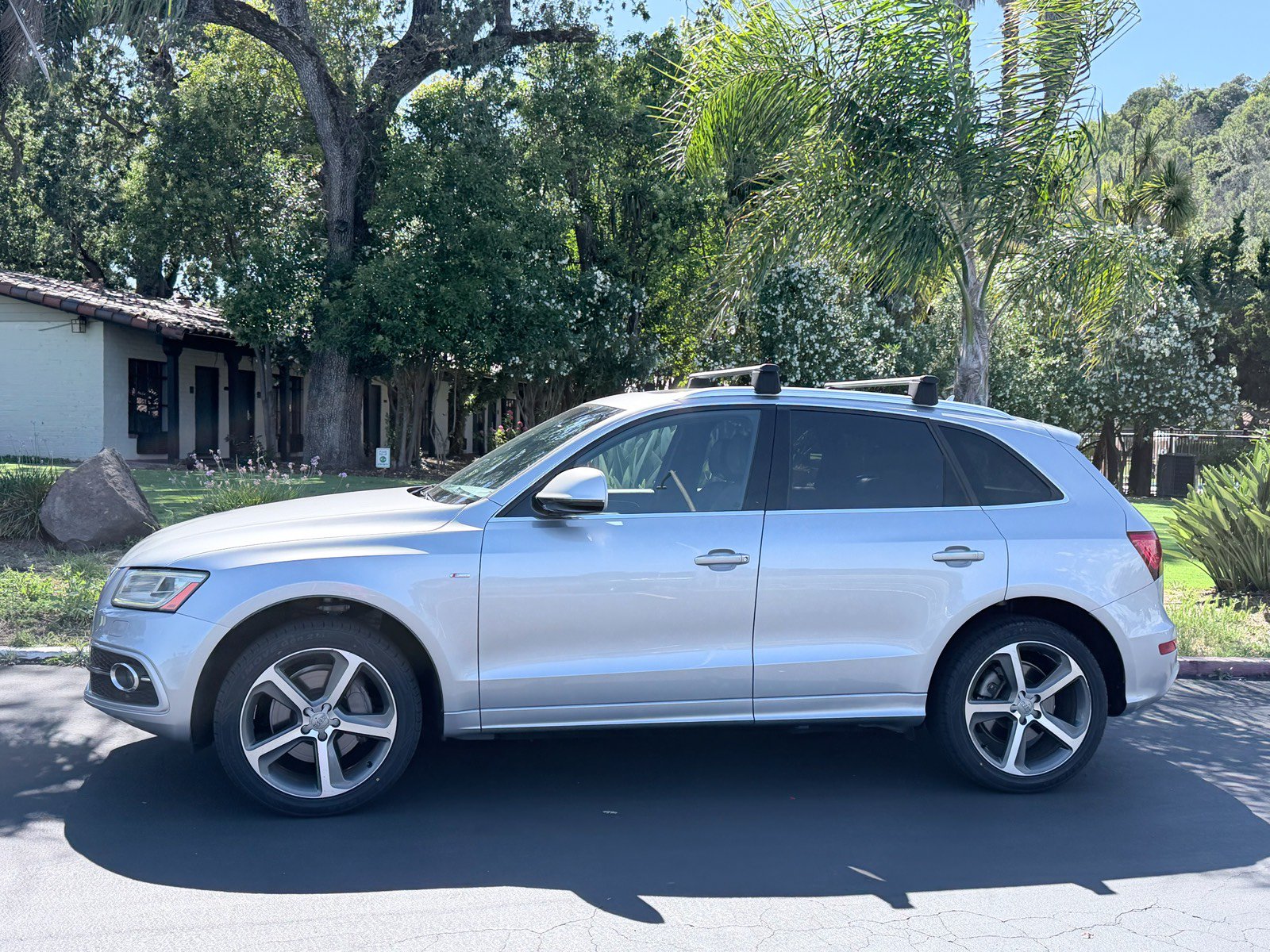 Used 2016 Audi Q5 3.0T Premium Plus w/ Technology Package AWD/4WD image 2