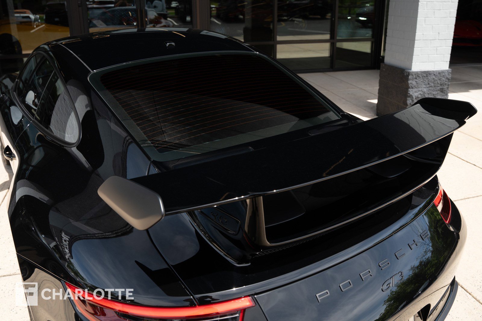 Used 2018 Porsche 911 GT3 RWD image 17