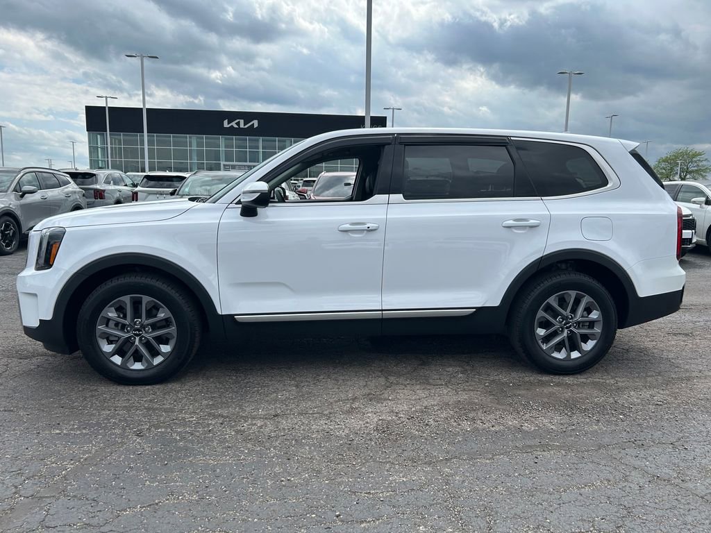 Used 2023 Kia Telluride LX image 4