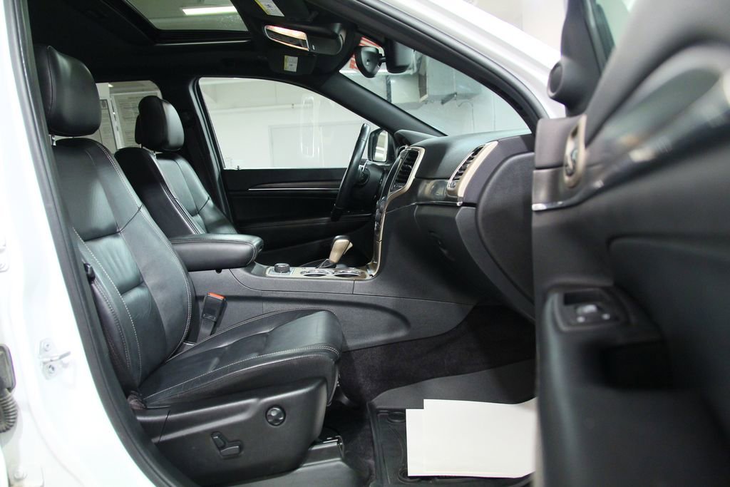 Used 2017 Jeep Grand Cherokee Limited AWD/4WD image 21