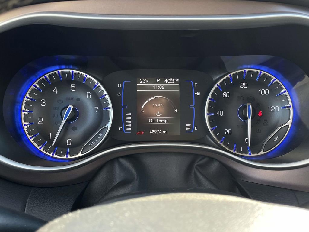 Used 2024 Chrysler Voyager LX image 14