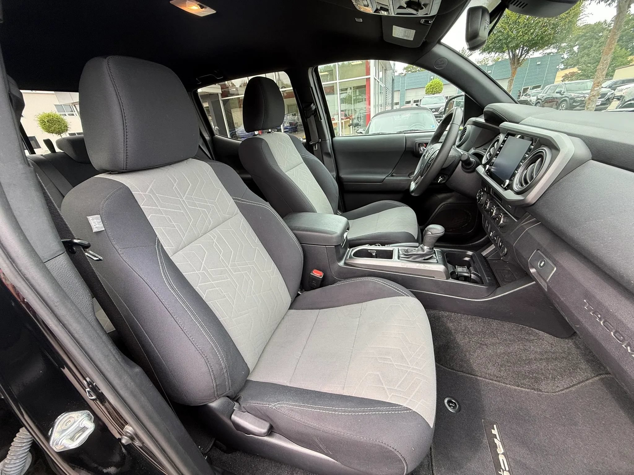 Used 2021 Toyota Tacoma TRD Off-Road AWD/4WD image 18