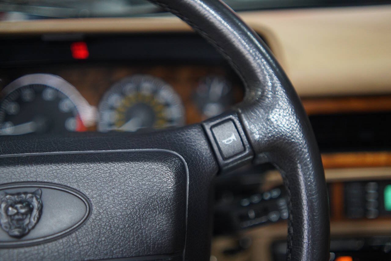 Used 1994 Jaguar XJS 4.0 Convertible RWD image 62
