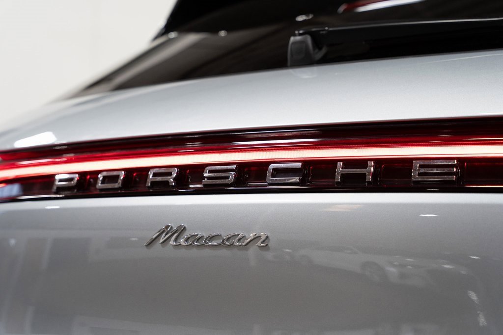 Used 2024 Porsche Macan image 9