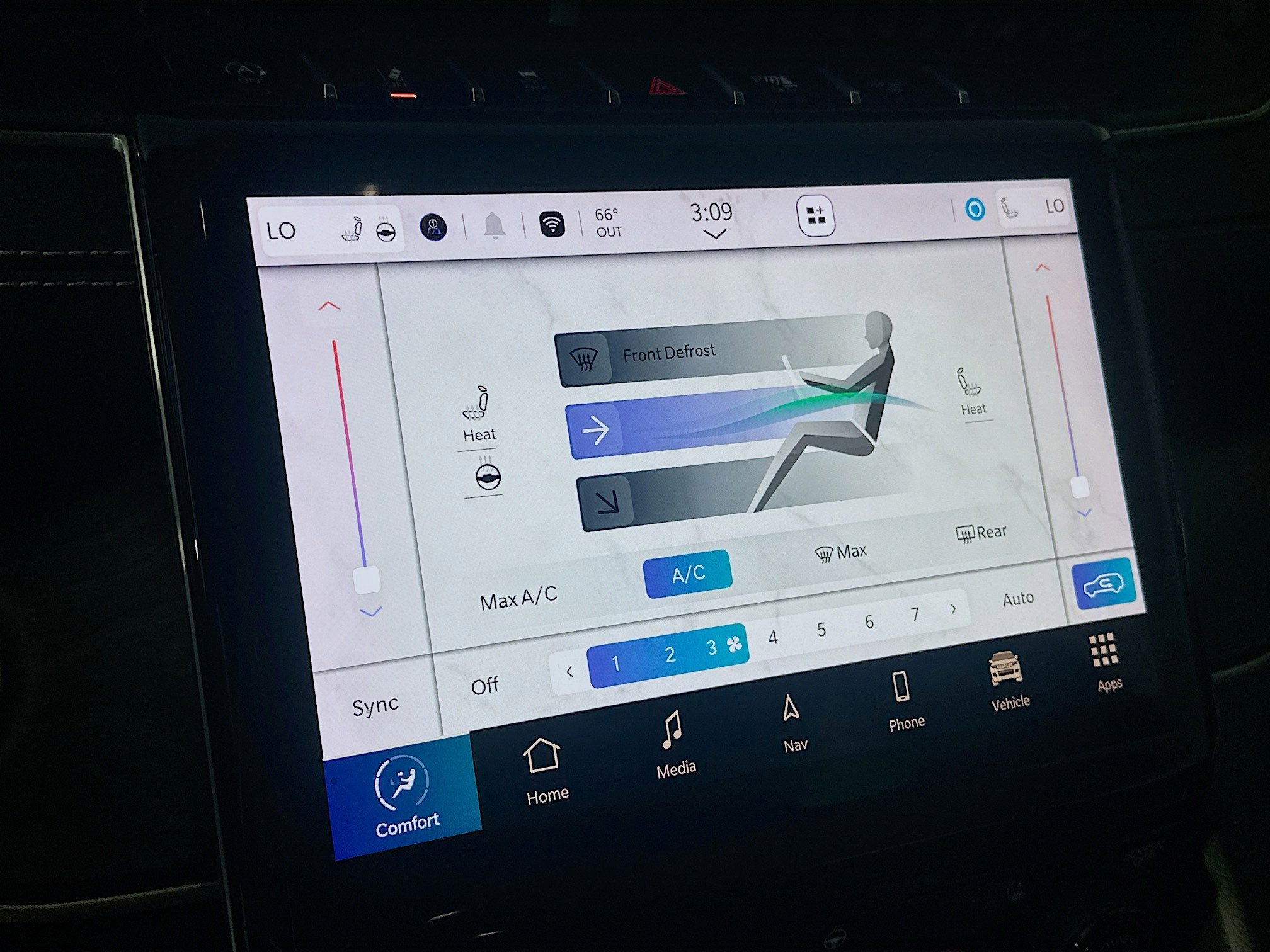 Used 2023 Jeep Grand Cherokee Limited w/ Luxury Tech Group II image 21