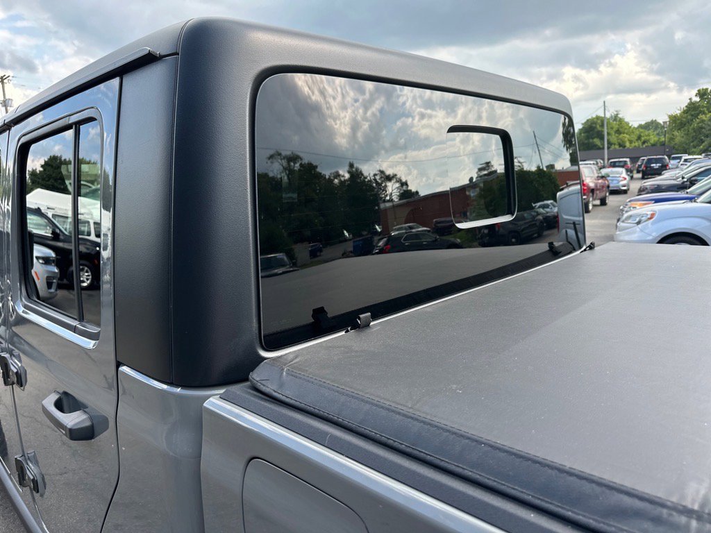 Used 2022 Jeep Gladiator Willys image 15