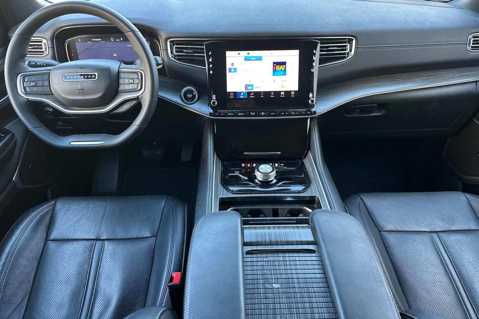 Used 2024 Jeep Wagoneer L Series II w/ Flexible Seating Group image 15