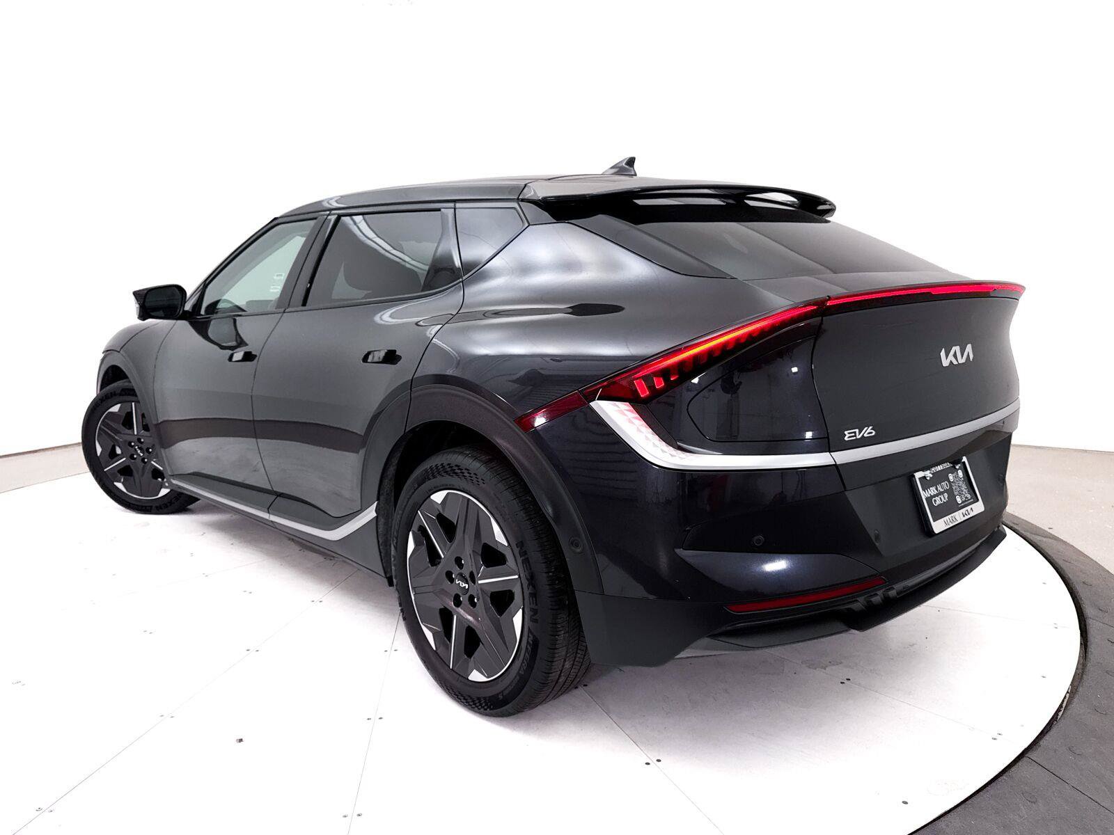 Used 2025 Kia EV6 Light w/ Light LR Technology Package RWD image 8