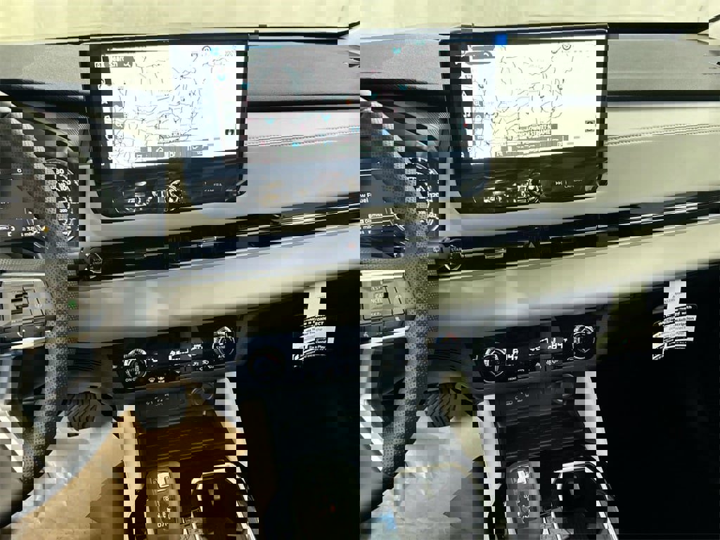 New 2025 Mitsubishi Outlander SE image 21