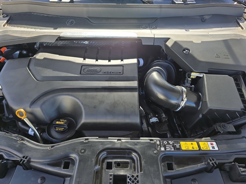 Certified 2025 Land Rover Discovery Sport Dynamic SE AWD/4WD image 31