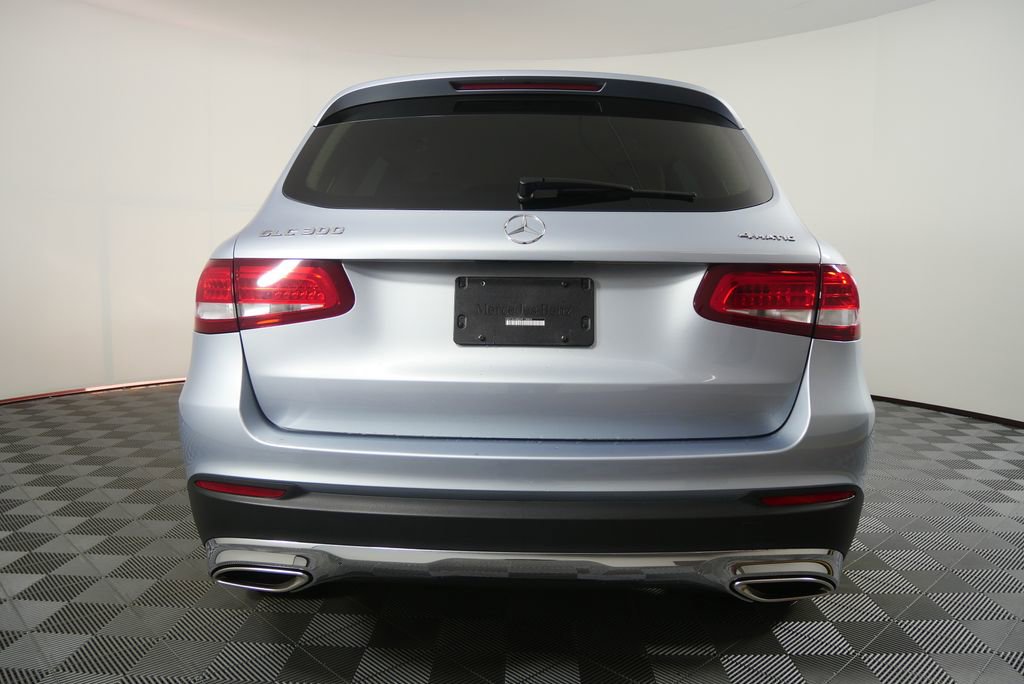 Used 2017 Mercedes-Benz GLC 300 4MATIC image 4