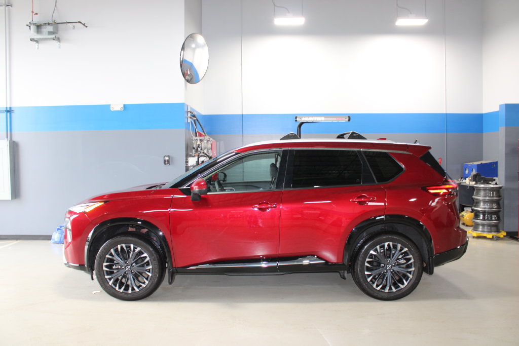 Used 2025 Nissan Rogue Platinum AWD/4WD image 10