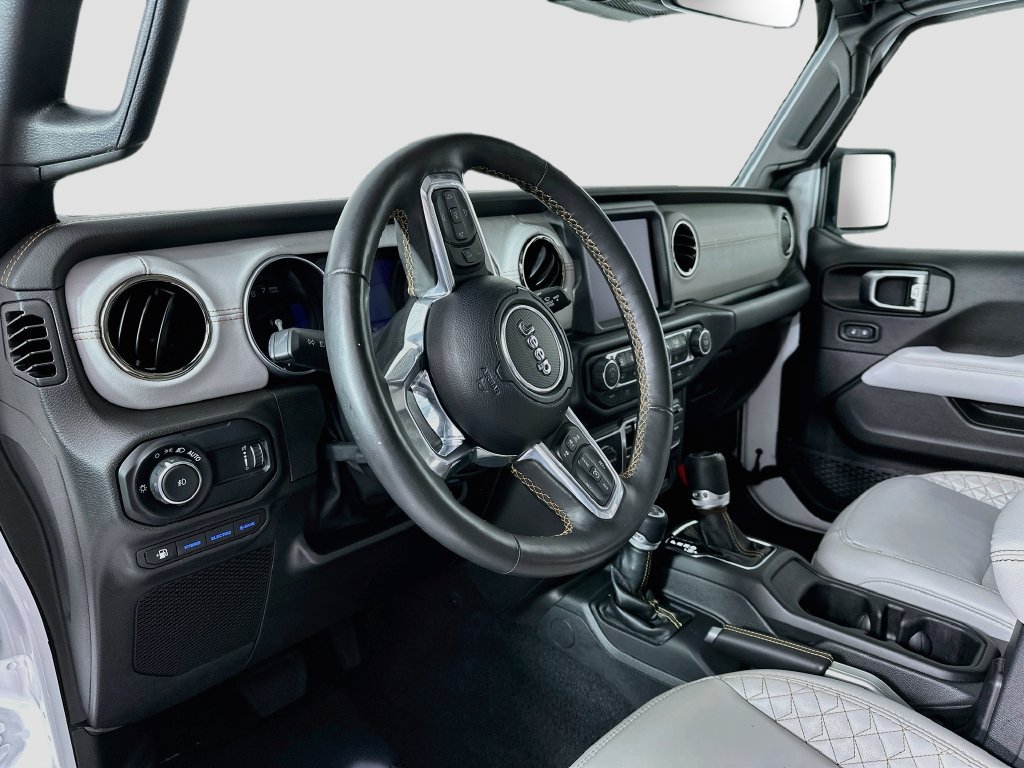 Used 2023 Jeep Wrangler Unlimited Sahara AWD/4WD image 4