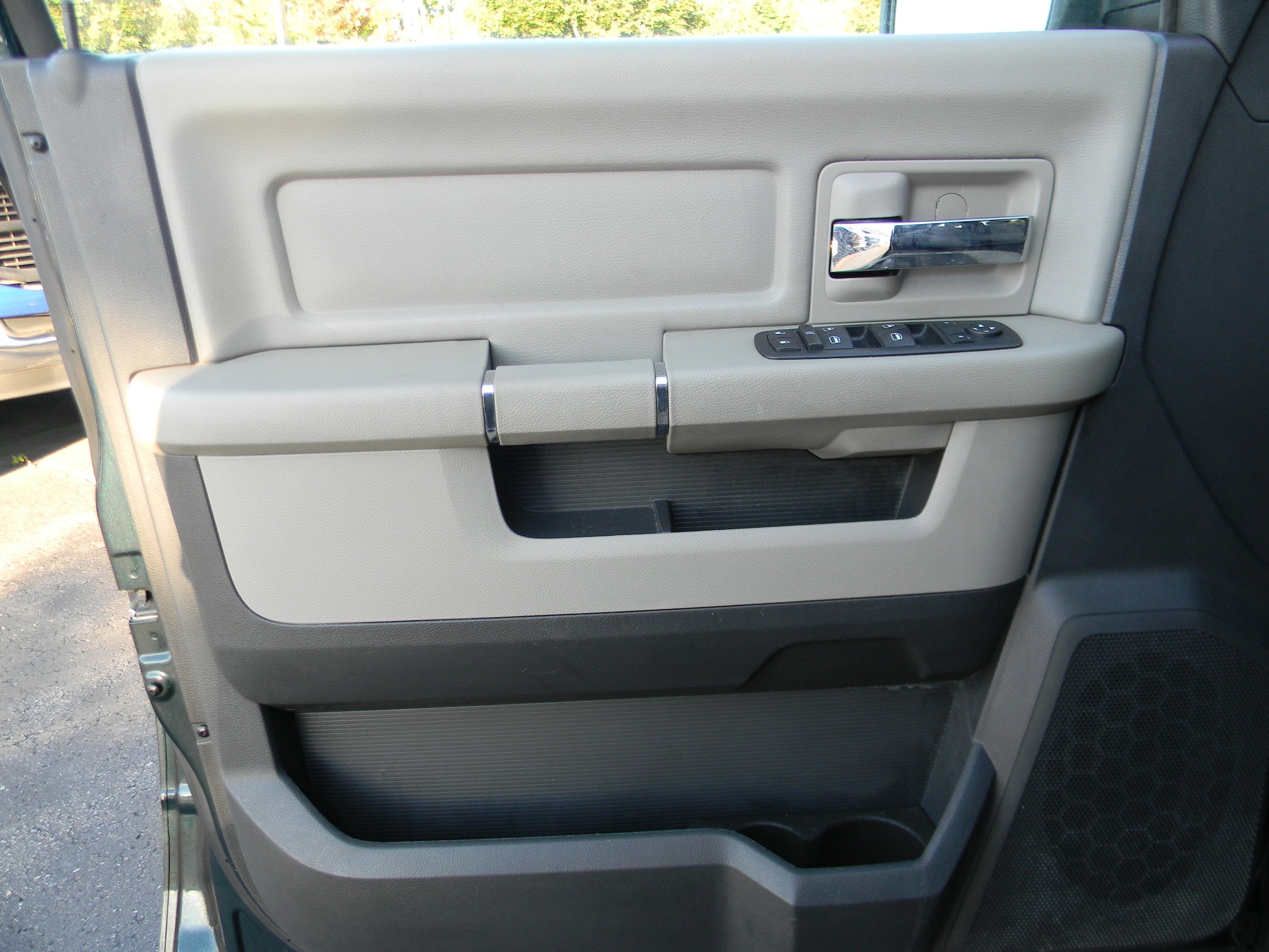 Used 2011 RAM 1500 Outdoorsman AWD/4WD image 9