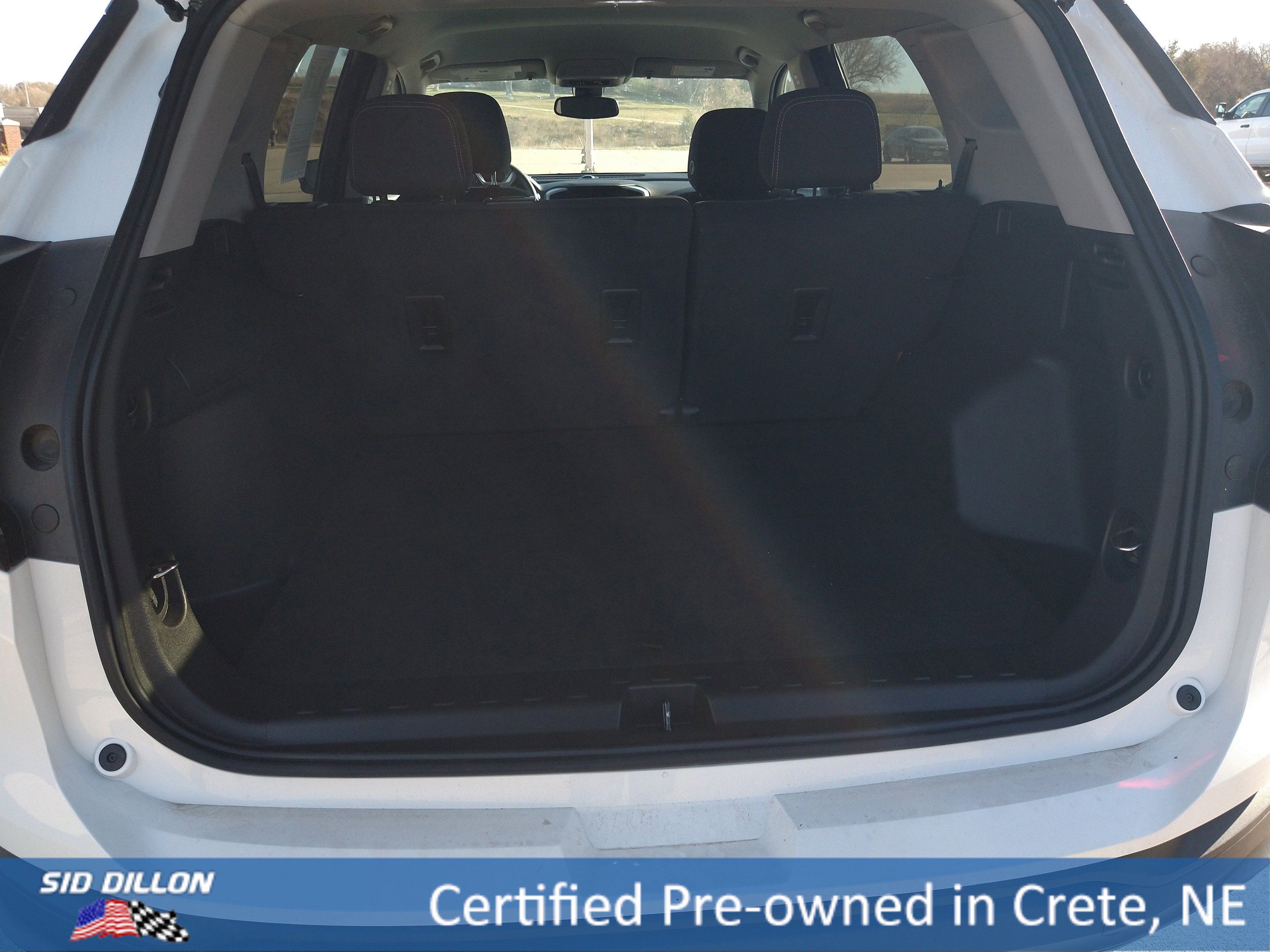 Used 2024 GMC Terrain SLE image 9