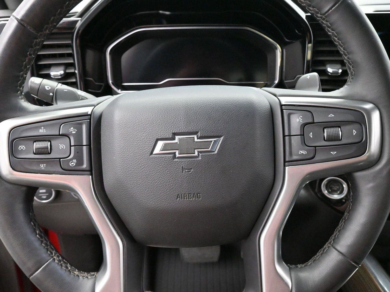 Used 2023 Chevrolet Silverado 1500 RST AWD/4WD image 16