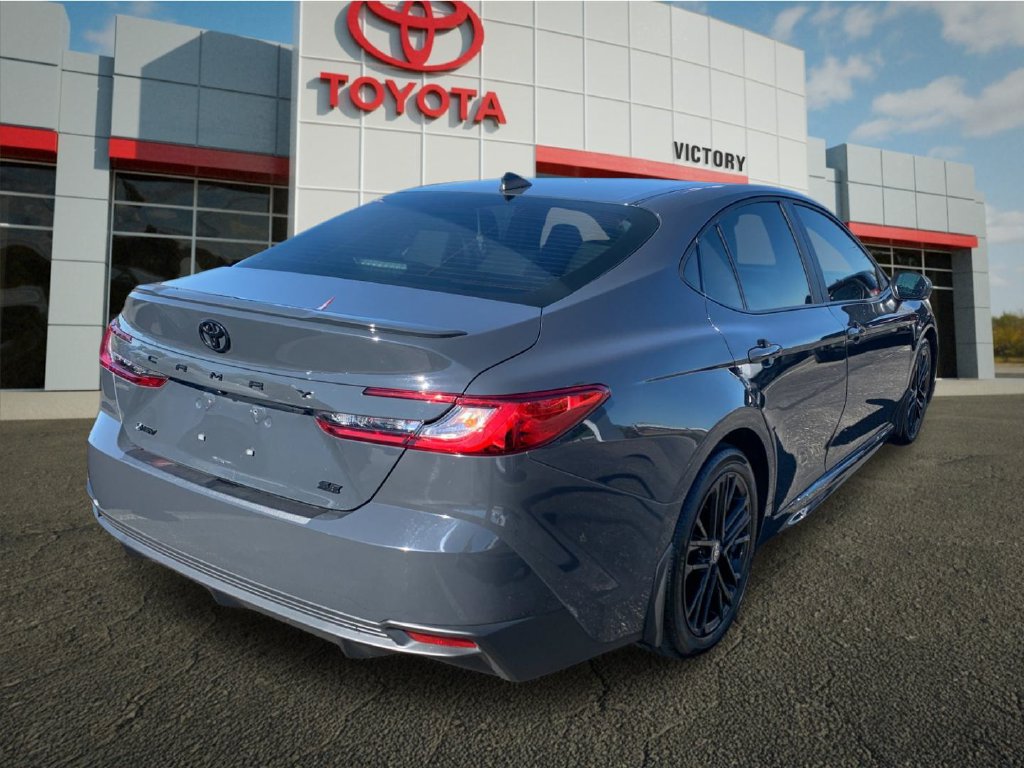 Used 2025 Toyota Camry SE w/ Convenience Package FWD image 3