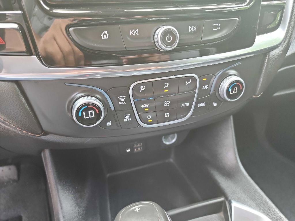 Used 2020 Chevrolet Traverse LT w/ LT Premium Package FWD image 26