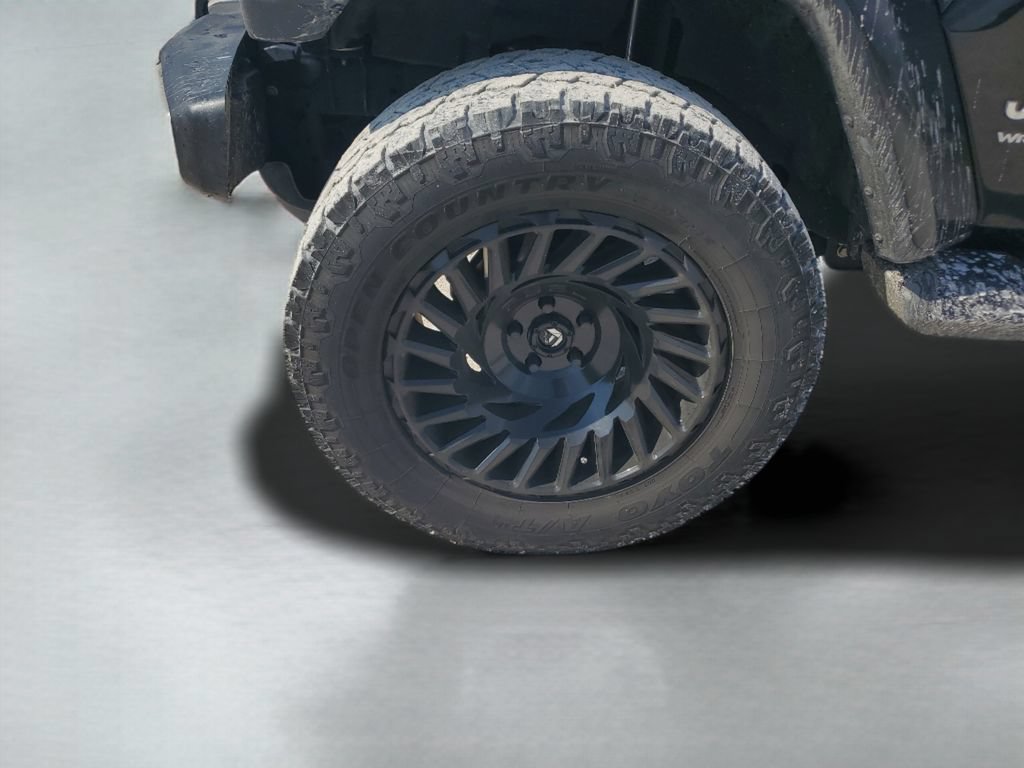Used 2019 Jeep Wrangler Unlimited Sahara AWD/4WD image 27