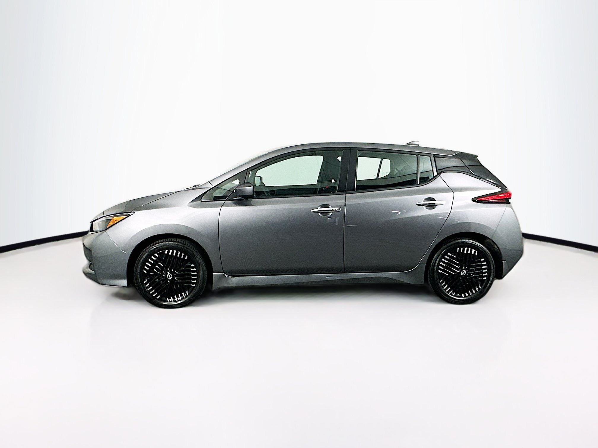 Used 2025 Nissan Leaf SV Plus FWD image 4