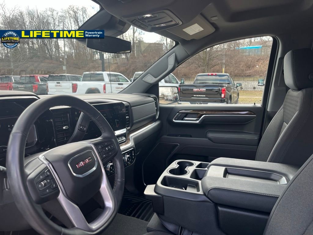 Used 2025 GMC Sierra 1500 Elevation image 17