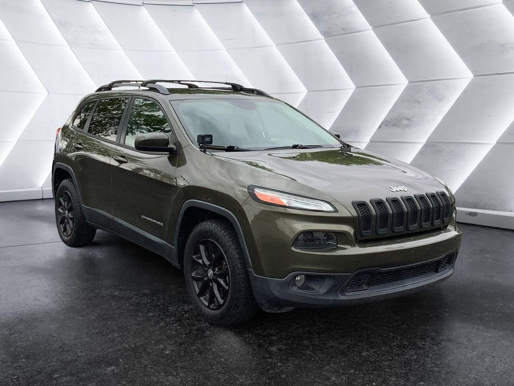 Used 2015 Jeep Cherokee Latitude w/ Cold Weather Group AWD/4WD image 1