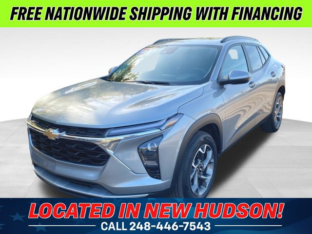 Used 2025 Chevrolet Trax LT w/ Sunroof Package FWD image 1